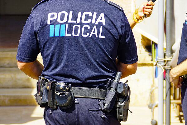Policia Local © Matthias Stolt Adobe Stock